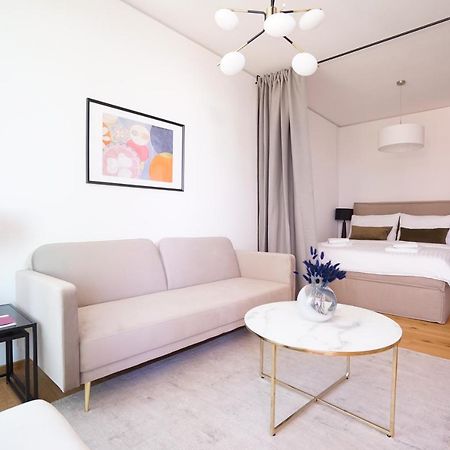 וינה Boutique Studio With Terrace And Pool מראה חיצוני תמונה