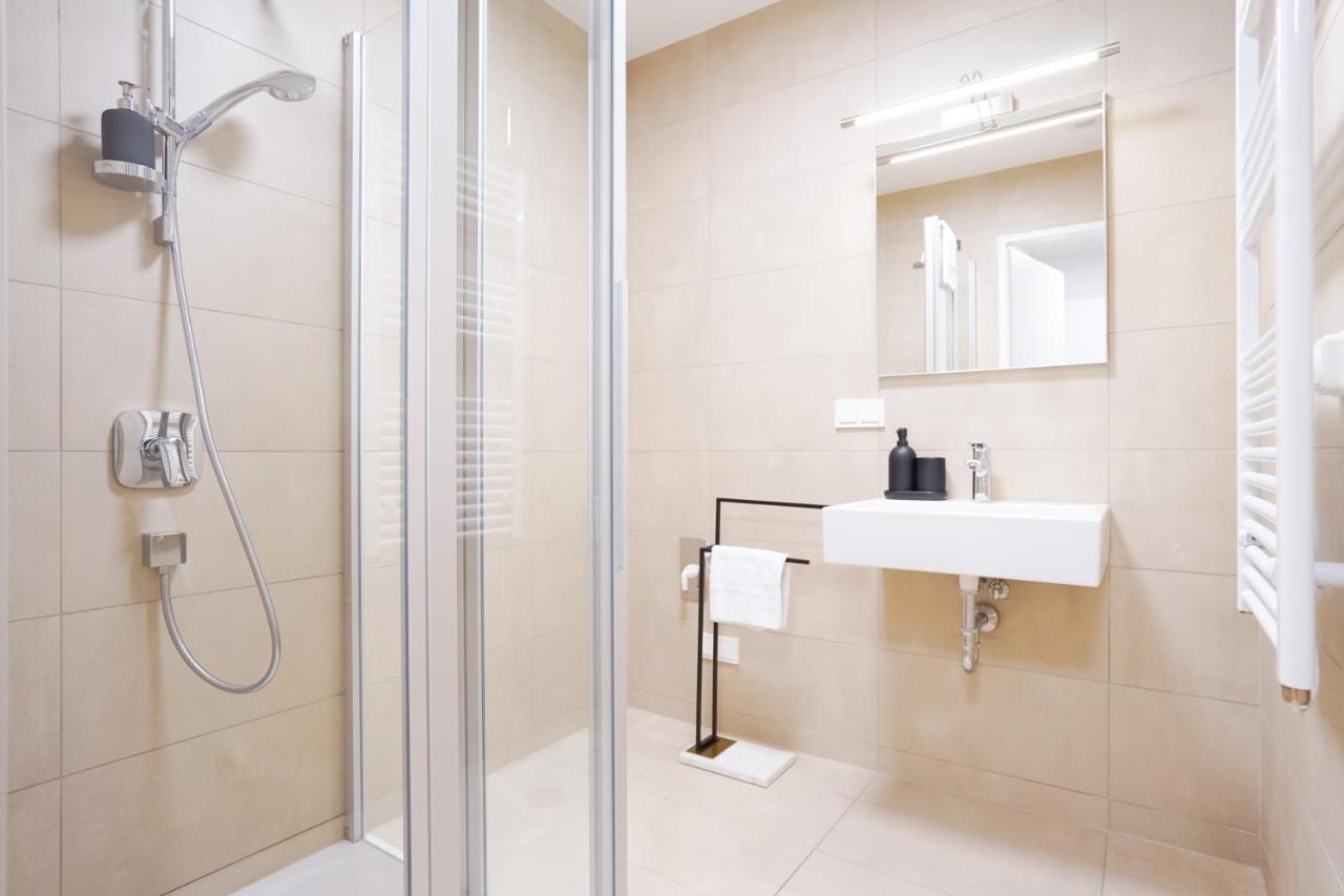 וינה Boutique Studio With Terrace And Pool מראה חיצוני תמונה